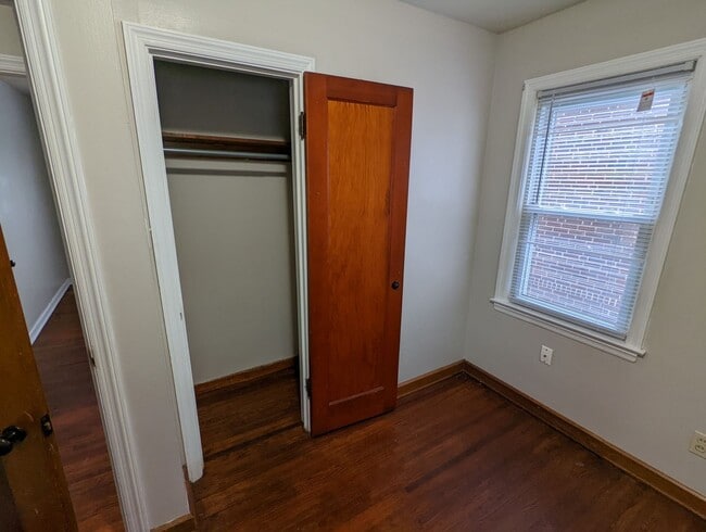 Building Photo - 3 Bedroom 1 Bathroom Single Family Home, West Columbus