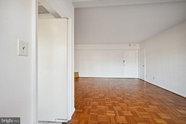 Building Photo - 2500 Q St NW