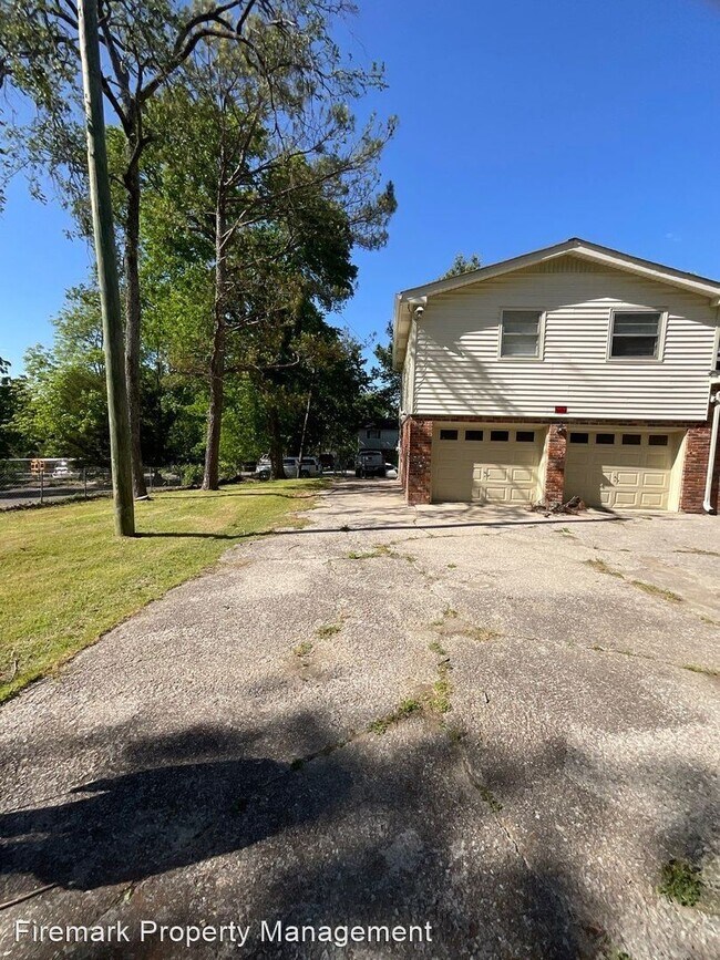 Building Photo - 3 br, 1.5 bath House - 2900 Edge Moor Drive