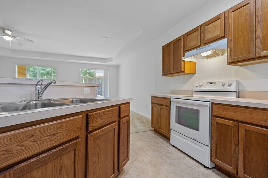 Building Photo - 16217 Via Solera Cir