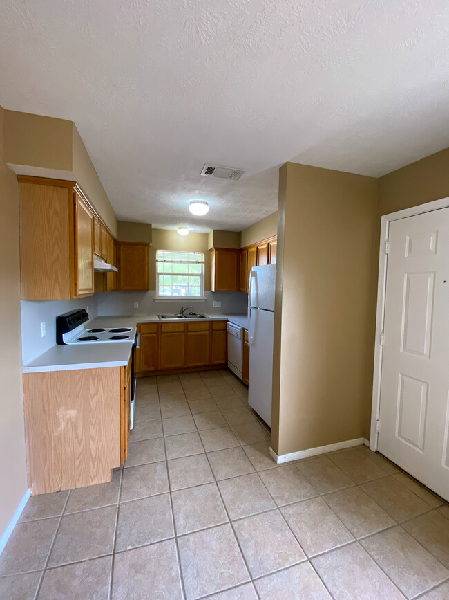 Building Photo - 2410 Brittain Ct
