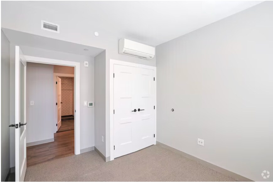 Building Photo - 109 Heath St