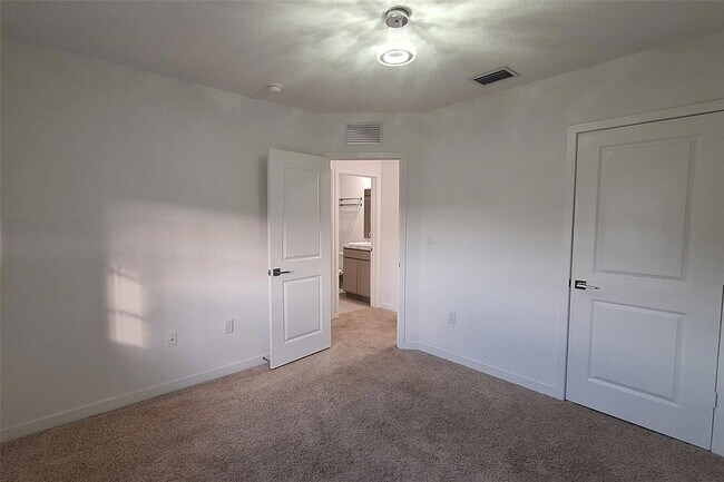 Building Photo - 1325 NW 208th Terrace