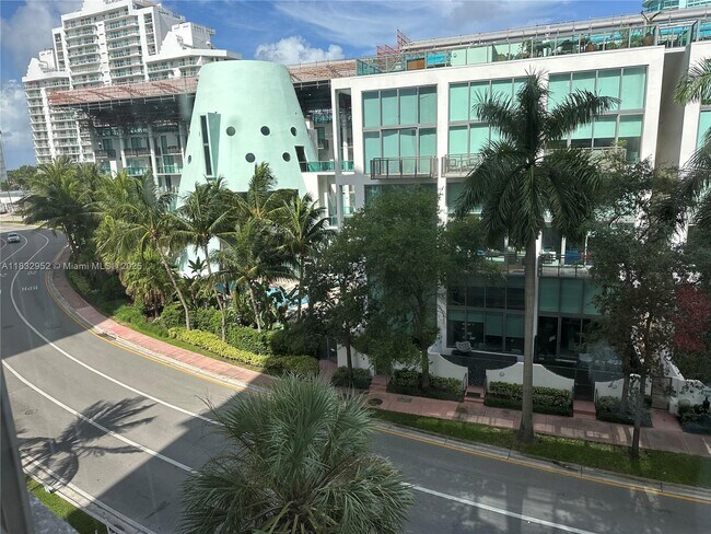 Building Photo - 6039 Collins Ave