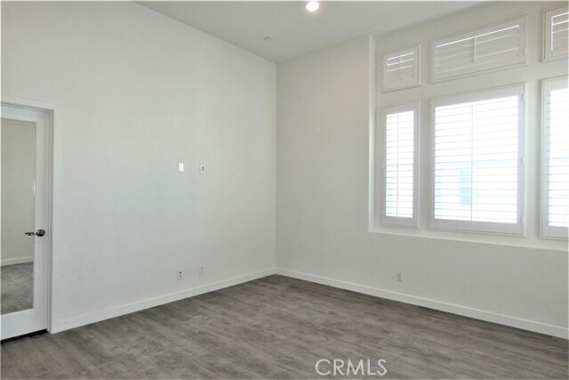 Building Photo - 130 Acamar