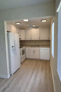 Building Photo - 548 Normandy Ln