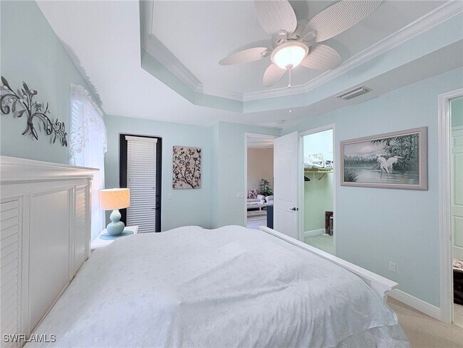 Building Photo - 4910 SW 17th Pl