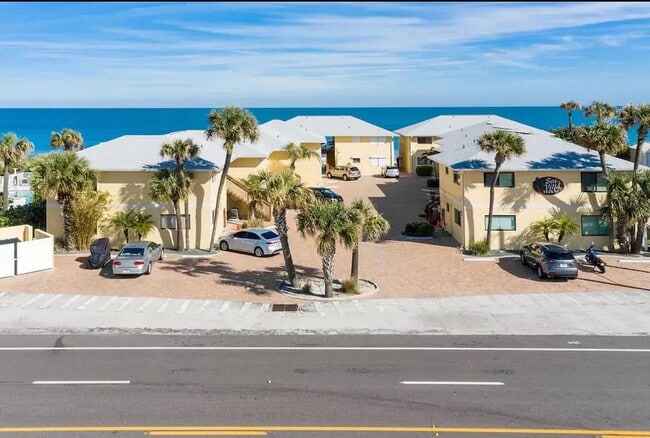 Building Photo - 1425 Jimmy Buffett Mem Hwy