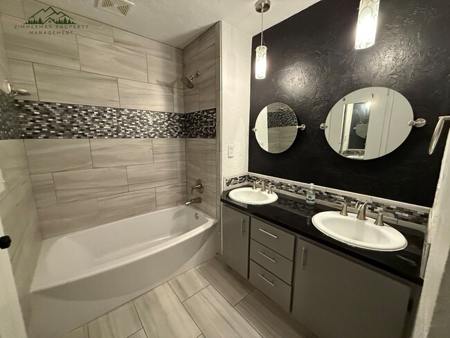 Building Photo - 1808 E 28th Ave