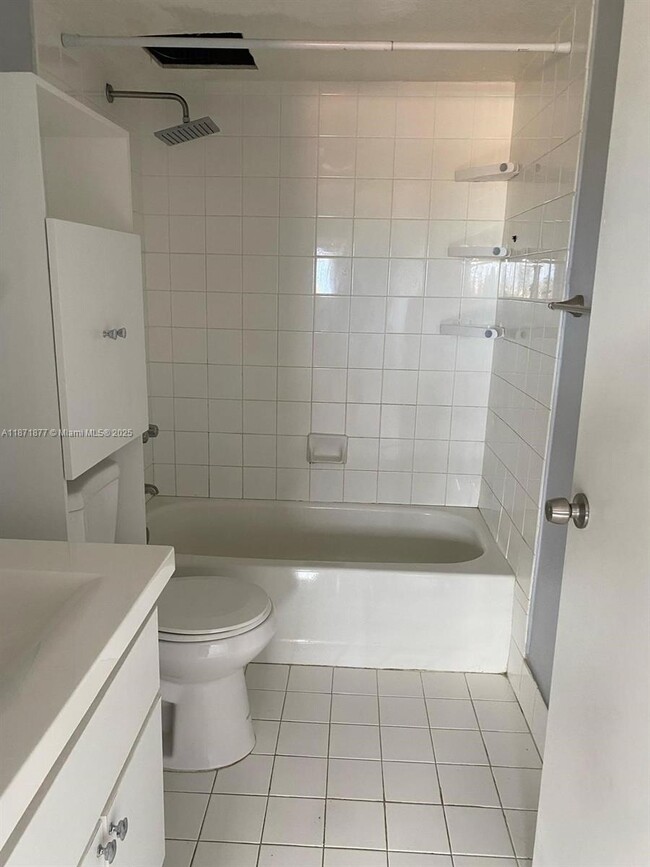 Building Photo - 2735 W 52nd St