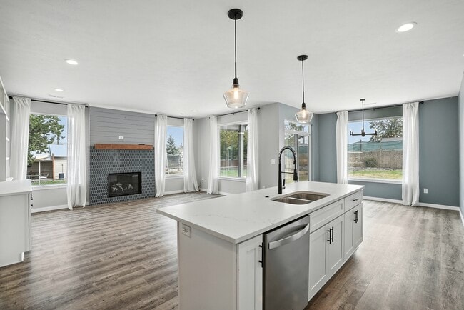 Building Photo - 3008 N Marguerite Rd