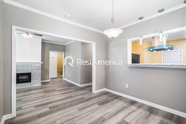 Building Photo - Beautiful Midtown Bungalow- Fully Updated!