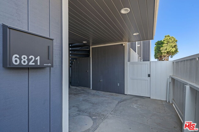 Building Photo - 6821 E Ocean Blvd