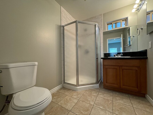 Building Photo - Available May 2025: 3 Bedroom, 3 Bathroom ...