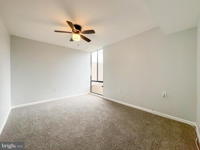 Building Photo - 8671 Greenbelt Rd