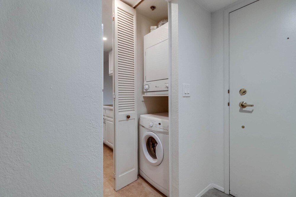 Building Photo - 1333 8th Ave