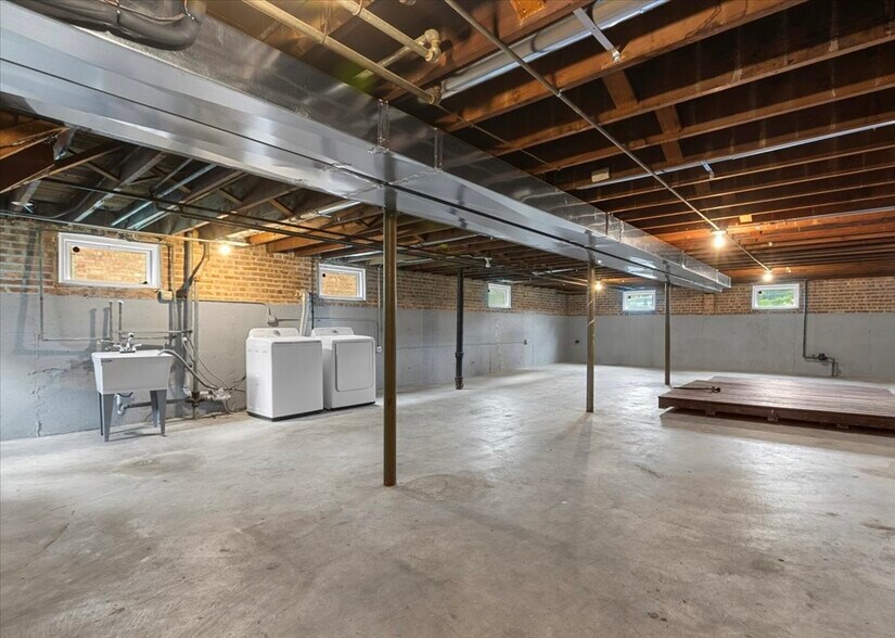 Building Photo - 11358 S Rockwell St