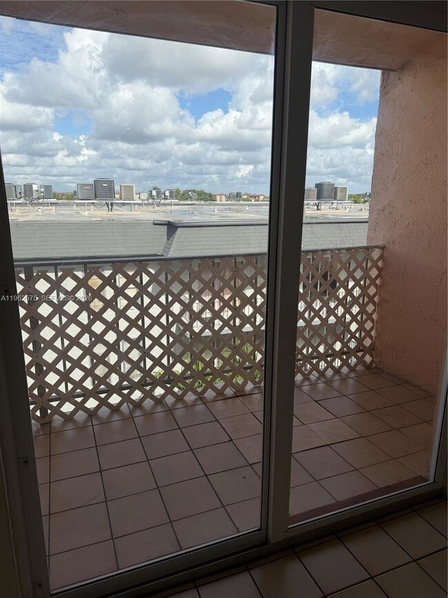 Building Photo - 6190 W 19th Ave