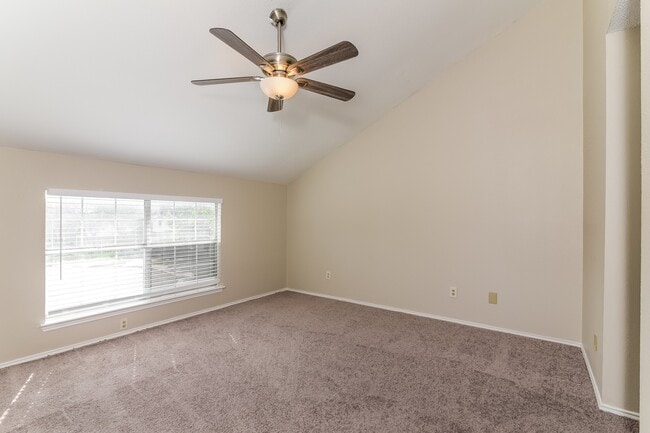 Building Photo - 7307 Park W Dr