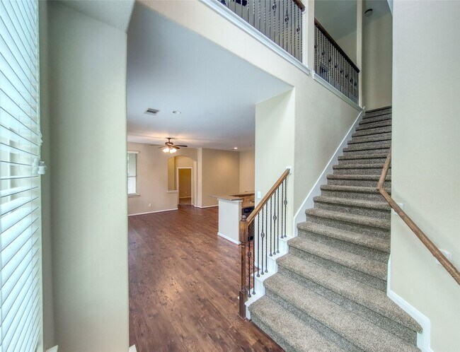 Building Photo - 26 Cheswood Manor Drive