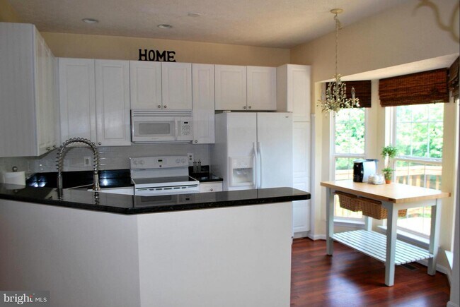 Building Photo - 44118 Tippecanoe Terrace