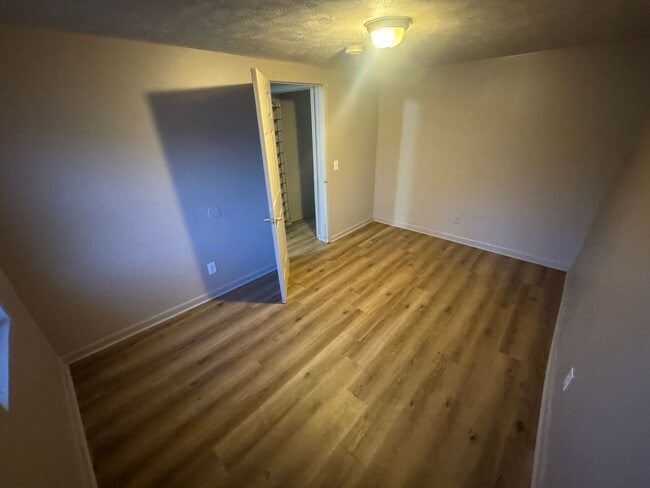 Building Photo - Ranch duplex for Rent - 3 bedroom / 1 bathroom Peoria Heights 61616