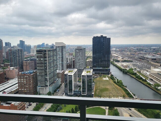 Building Photo - 235 W Van Buren St