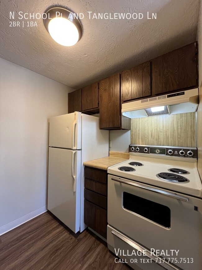 Building Photo - No Steps! Roomy 2-Bed with A/C & Off-Stree...