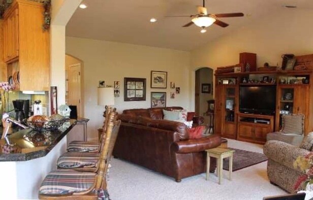 Building Photo - Showings Beginning Next week!!! Gorgeous Semi Custom Apple Valley Home!!