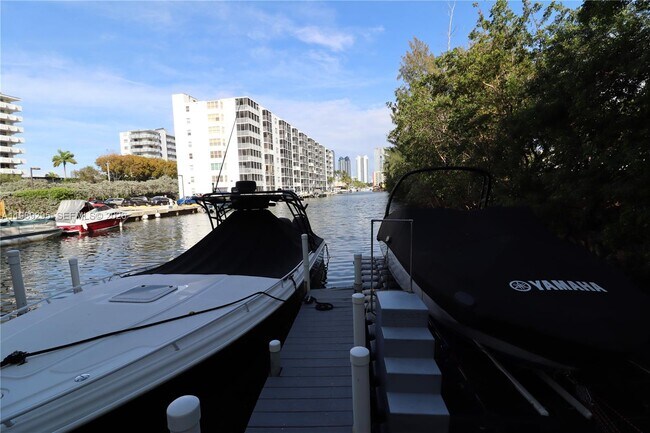 Building Photo - 16531 NE 35th Ave