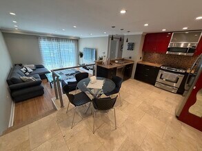 Building Photo - 44 Broadlawn Dr