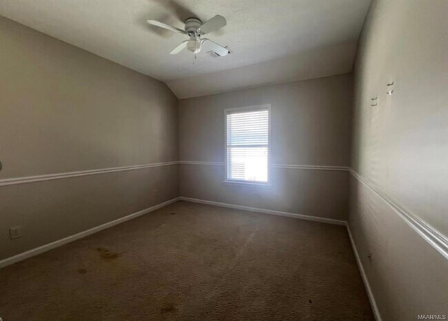 Building Photo - 701 Stoneybrooke Way