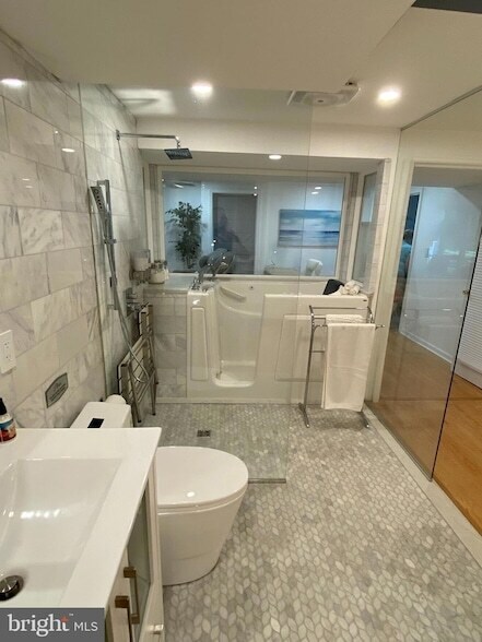 Building Photo - 14480 Woodstar Ct