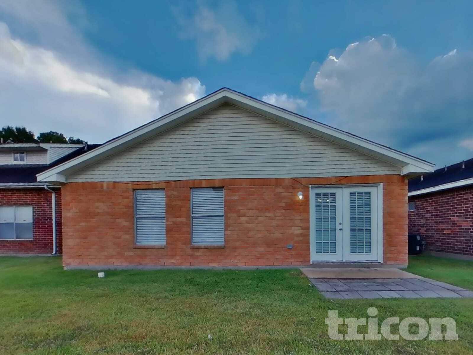 Building Photo - 3254 Kelling St