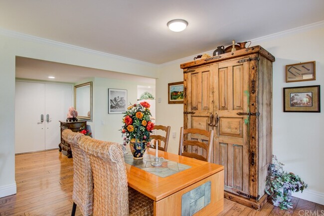 Building Photo - 5500 Paseo Del Lago W