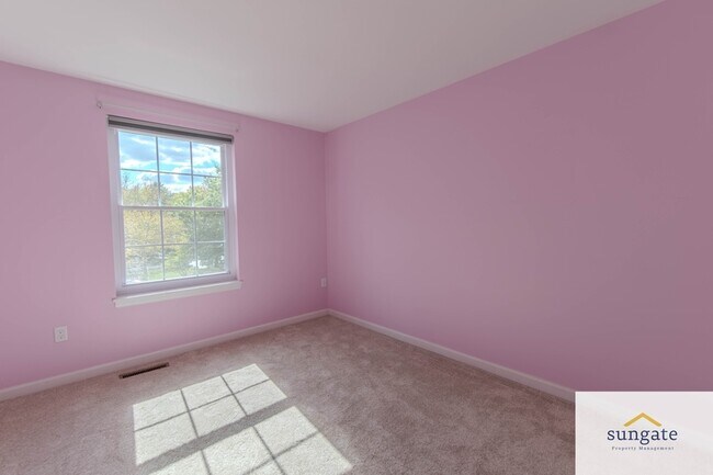 Building Photo - 12 Daria Ct