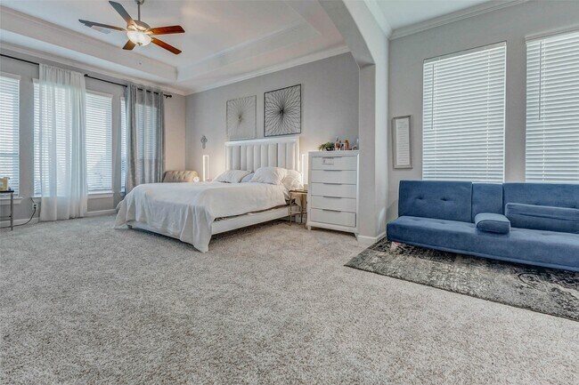 Building Photo - 24402 Kingelm Lk Dr