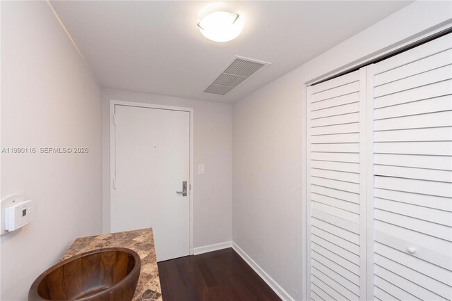 Building Photo - 335 S Biscayne Blvd