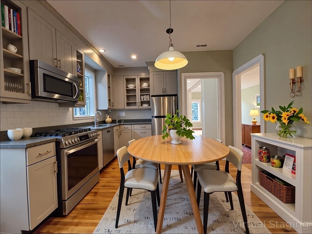 Building Photo - 11 Traymore St