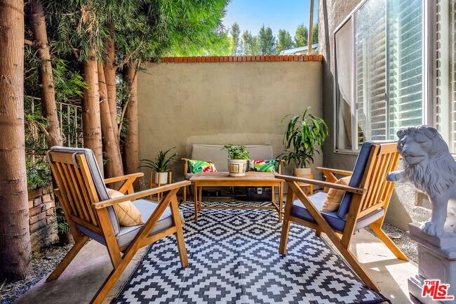 Building Photo - 14238 Dickens St