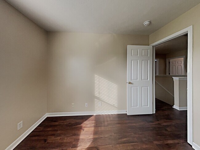 Building Photo - 460 Brookview Drive