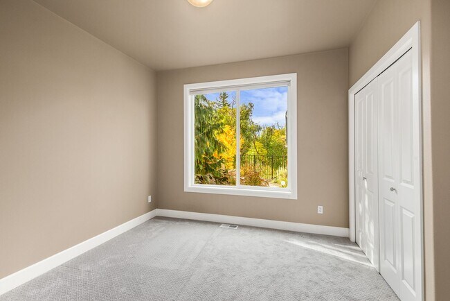 Building Photo - STUNNING Home in coveted Sterling Woods, S...
