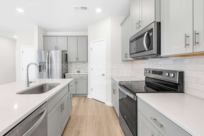 Building Photo - 2220 Belterra Dr