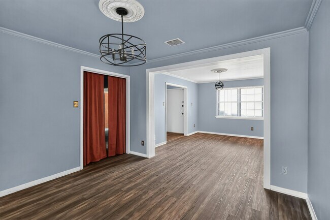 Building Photo - 9223 Tooley Dr