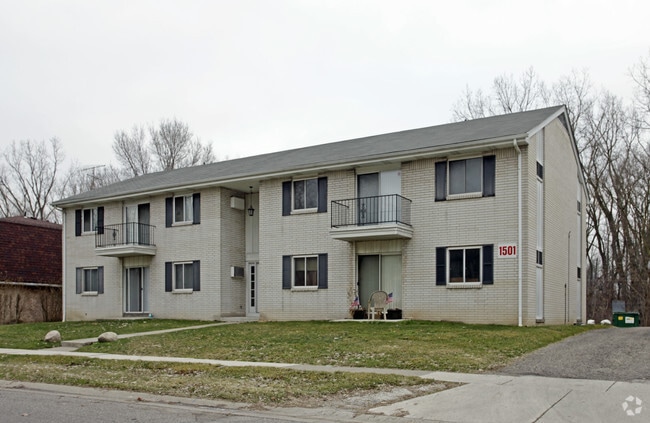 Building Photo - 1501 Brooke Park Dr