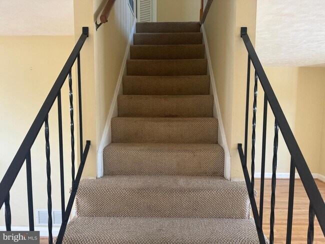 Building Photo - 7442 Forrest Ave