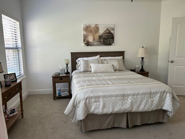 Master Bedroom - 11 Hemingway Ln