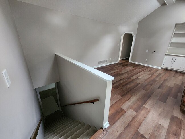 Building Photo - Renovated 3 bedroom 2 full bath home with attached garage and unfinished basement in J-town!