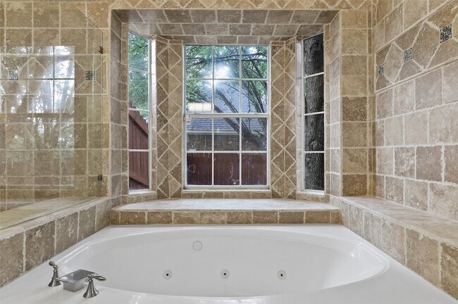 Building Photo - 545 Oak Hill Dr