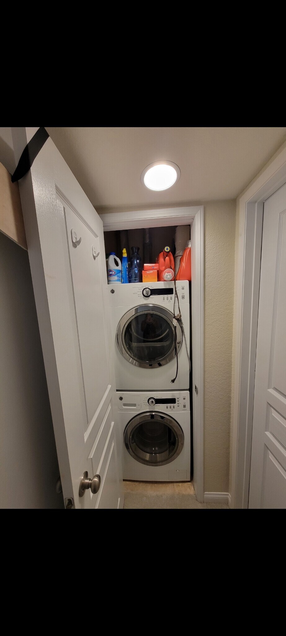 Building Photo - 180 Chambers St